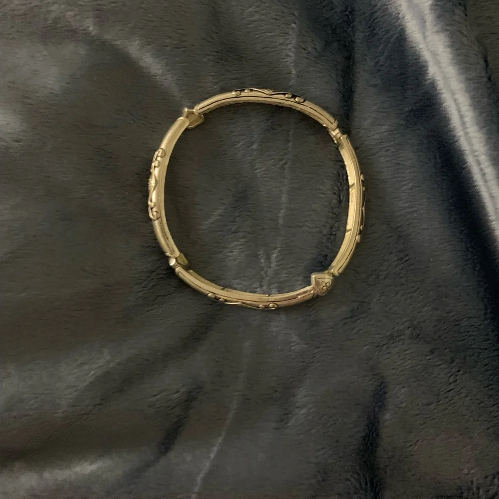 Silver tone Stretch bangle with hearts