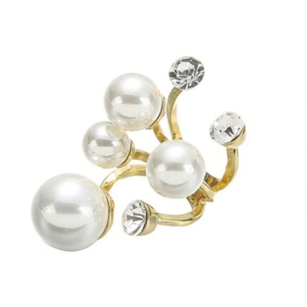 ✨NEW✨ Elegant Pearl and Crystal Statement Ring adjustable