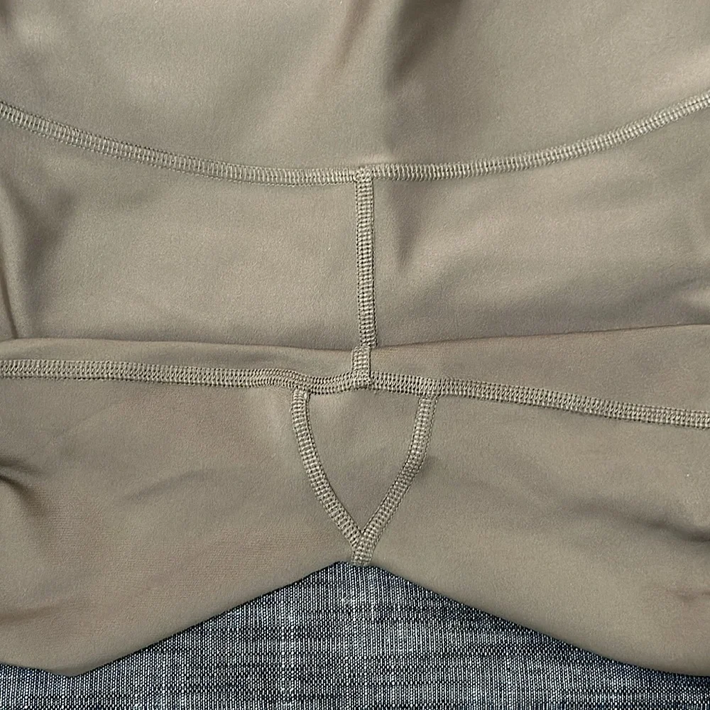 ALO Yoga sleek high