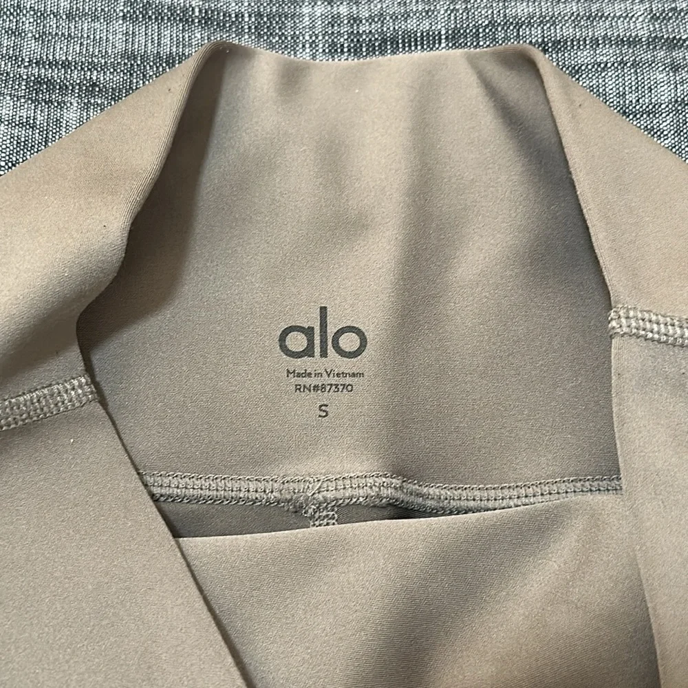ALO Yoga sleek high