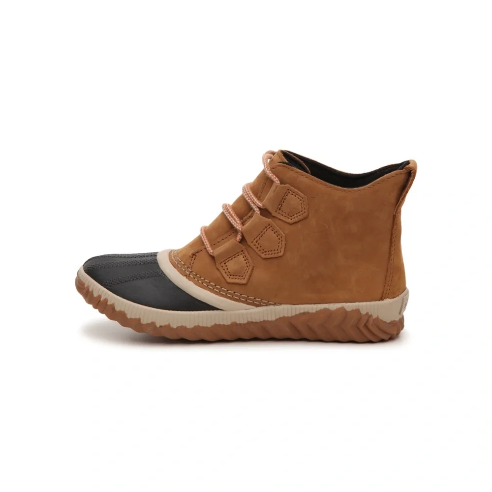 Sorel women’s booties suede