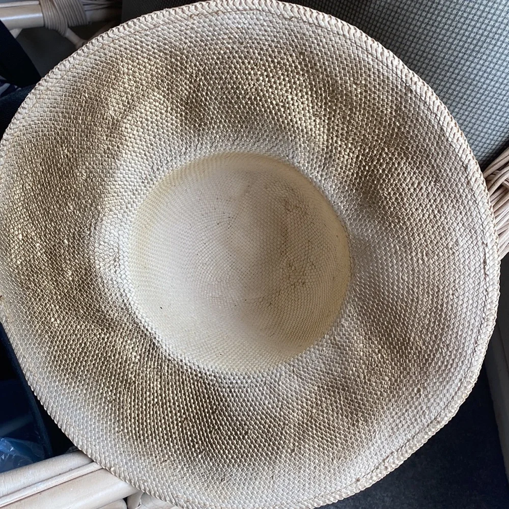 N/A beige hat