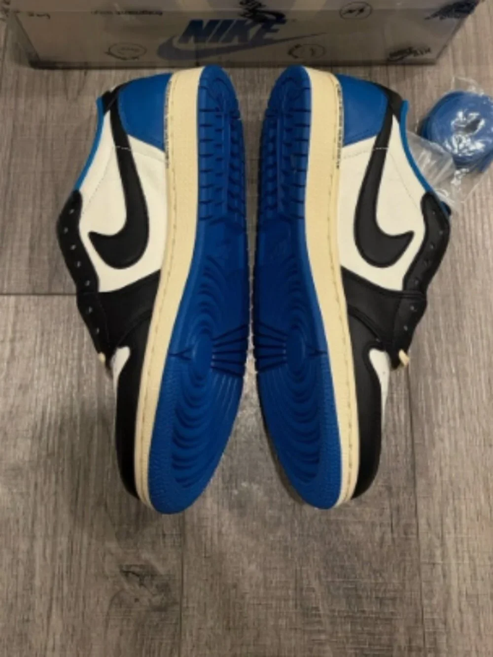 Nike Air Jordan 1 Retro Low Og SP Fragment Travis Scott