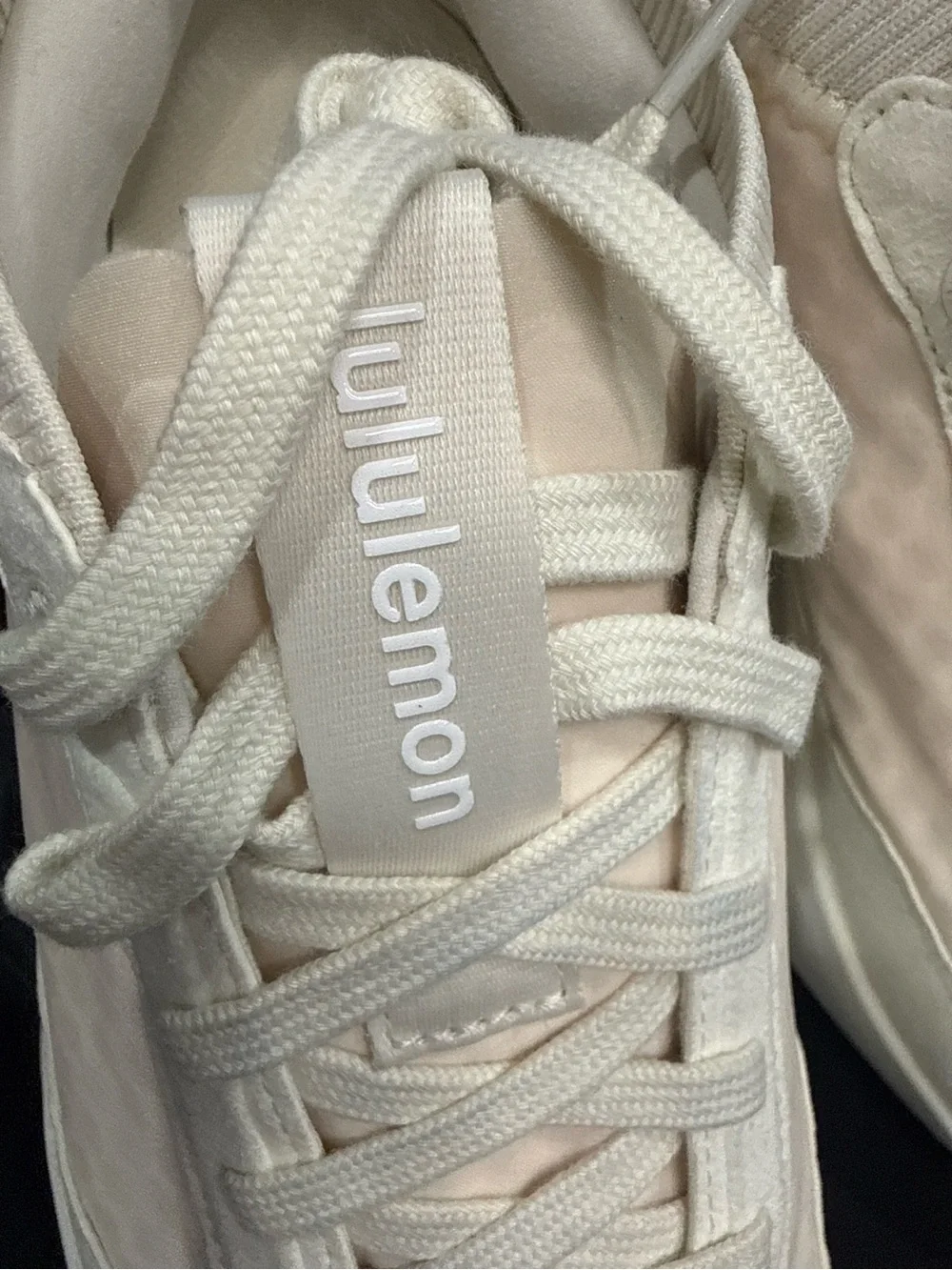 Lululemon CrossCity Sneaker Women’s Size 9 Cream Ivory Walking Shoes EU 41