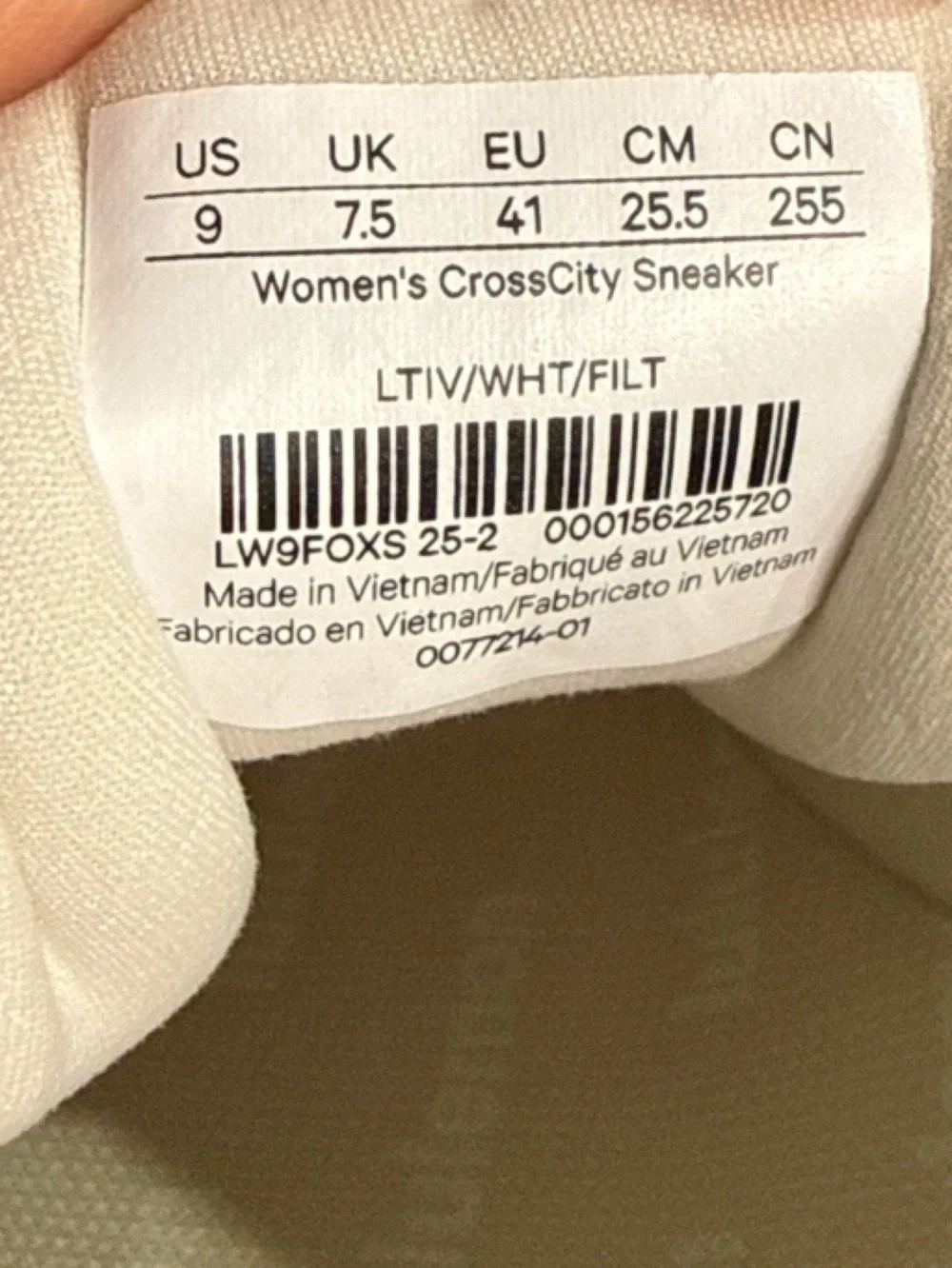 Lululemon CrossCity Sneaker Women’s Size 9 Cream Ivory Walking Shoes EU 41