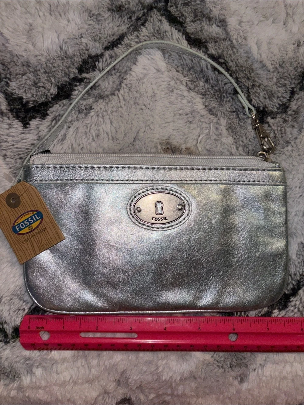 BRAND NEW Fossil Metallic Silver Women's Wristlet Clutch.