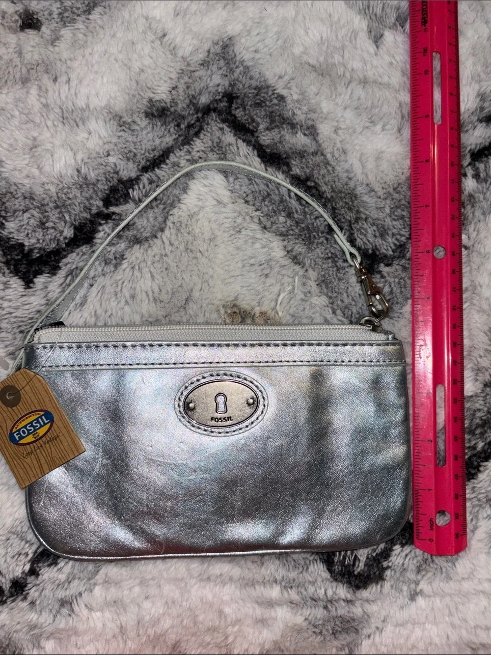 BRAND NEW Fossil Metallic Silver Women's Wristlet Clutch.